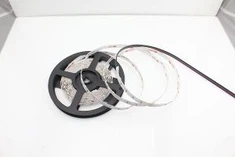 El nou tri-xip RGB en una tira LED flexible de visió lateral LED
